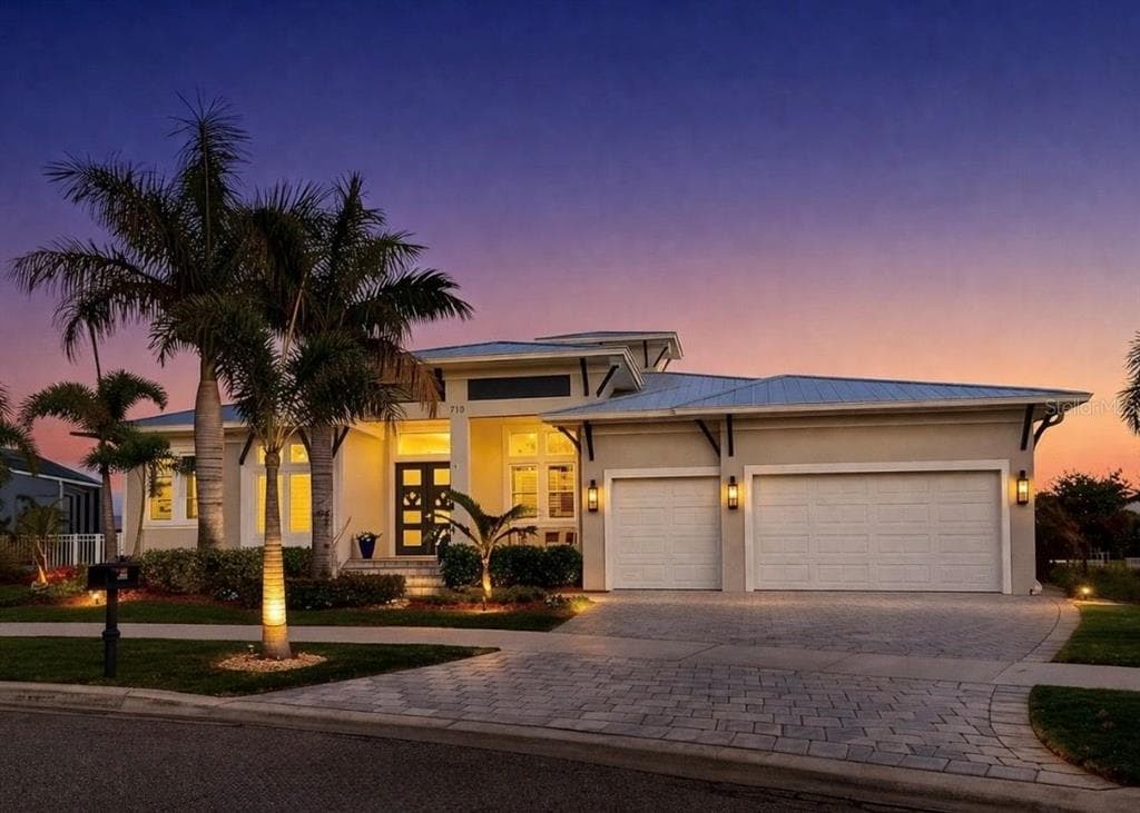 716 PINCKNEY DRIVE APOLLO BEACH, FL 33572