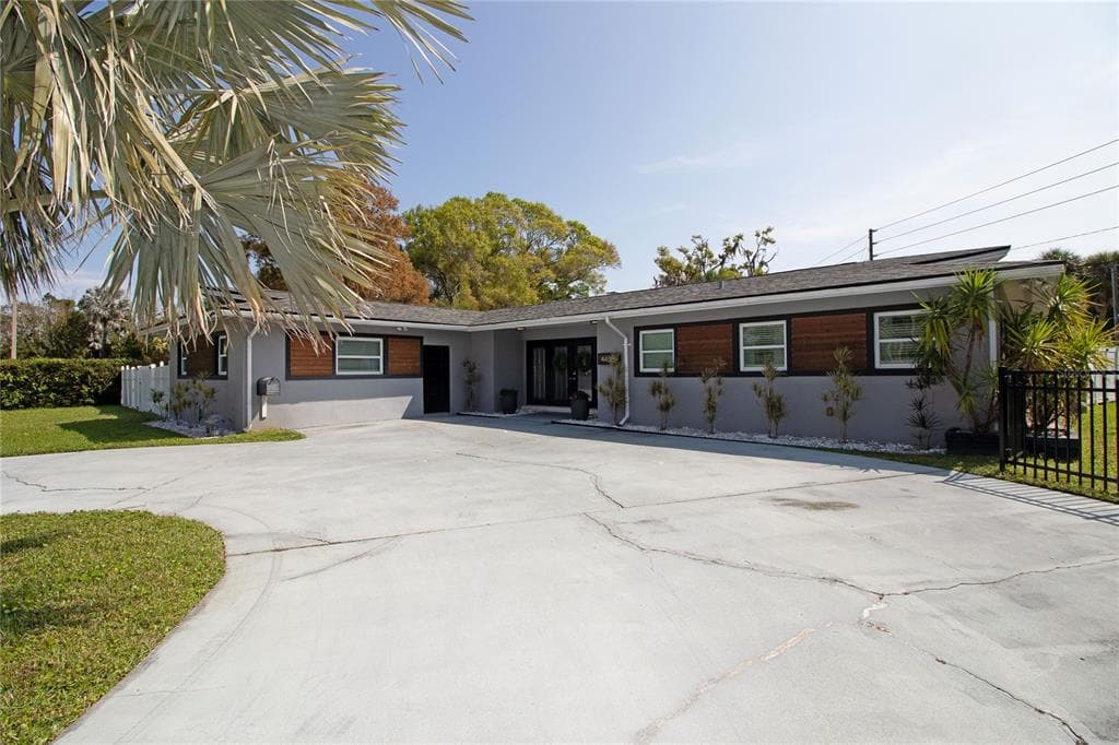 4438 DR MARTIN LUTHER KING JR STREET S ST PETERSBURG, FL 33705