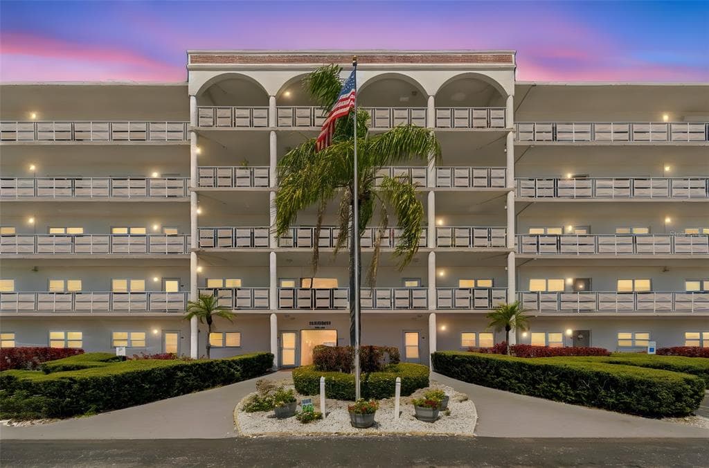 5501 80TH STREET N UNIT 102 ST PETERSBURG, FL 33709