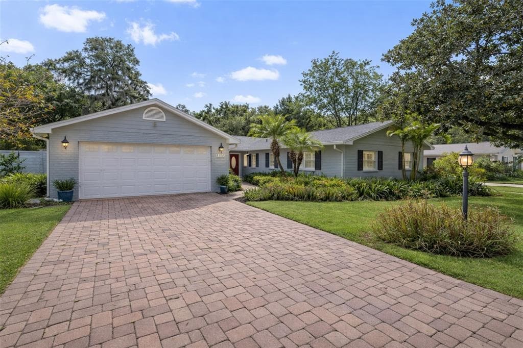 2102 W KYRA DRIVE TAMPA, FL 33612