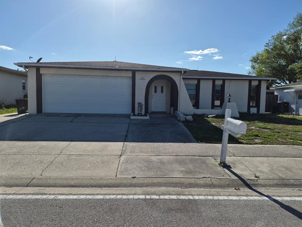 9303 MOREHEAD LANE PORT RICHEY, FL 34668
