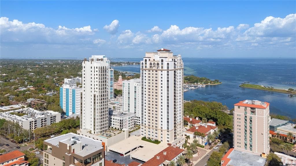 300 BEACH DRIVE NE UNIT 302 ST PETERSBURG, FL 33701