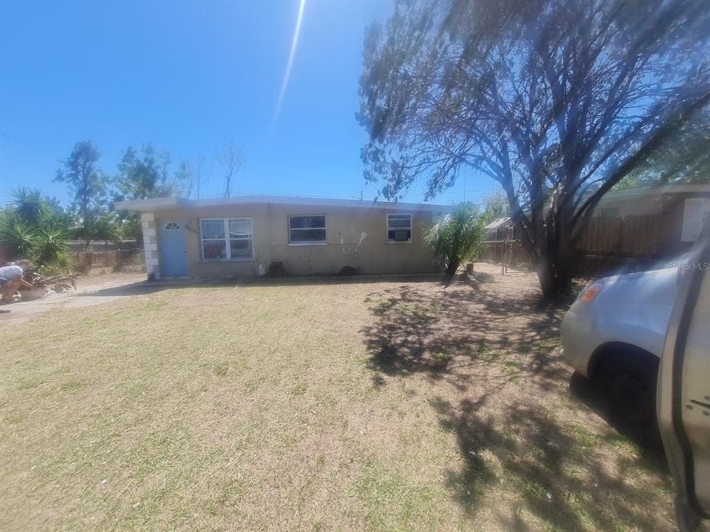 8828 91ST TERRACE SEMINOLE, FL 33777