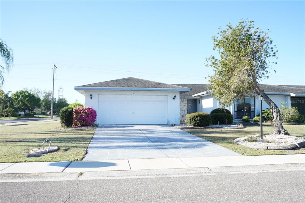 302 BRYCE COURT SUN CITY CENTER, FL 33573