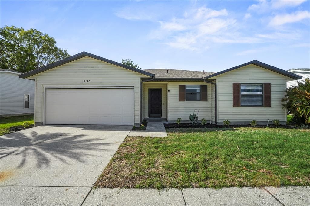 2140 GRAND CYPRESS DRIVE LAKELAND, FL 33810