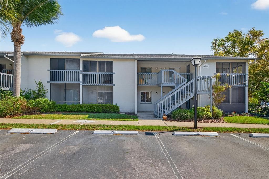 11201 122ND AVENUE UNIT 207 LARGO, FL 33778