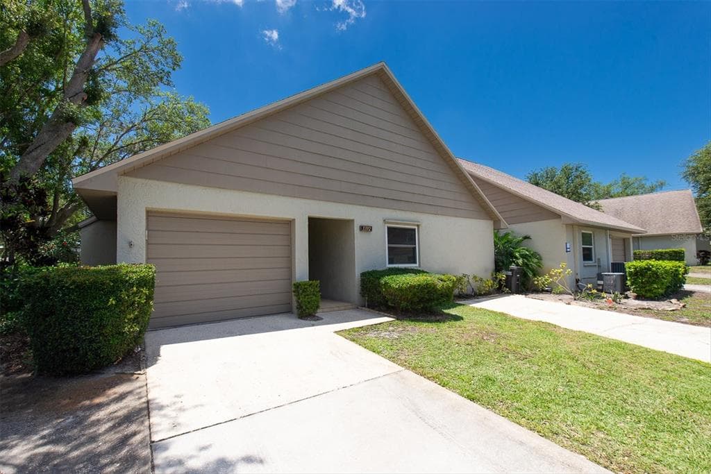 3392 DUMAINE COURT CLEARWATER, FL 33761