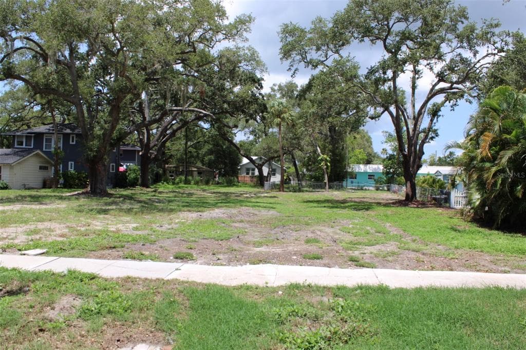 308 PRESIDENT STREET DUNEDIN, FL 34698