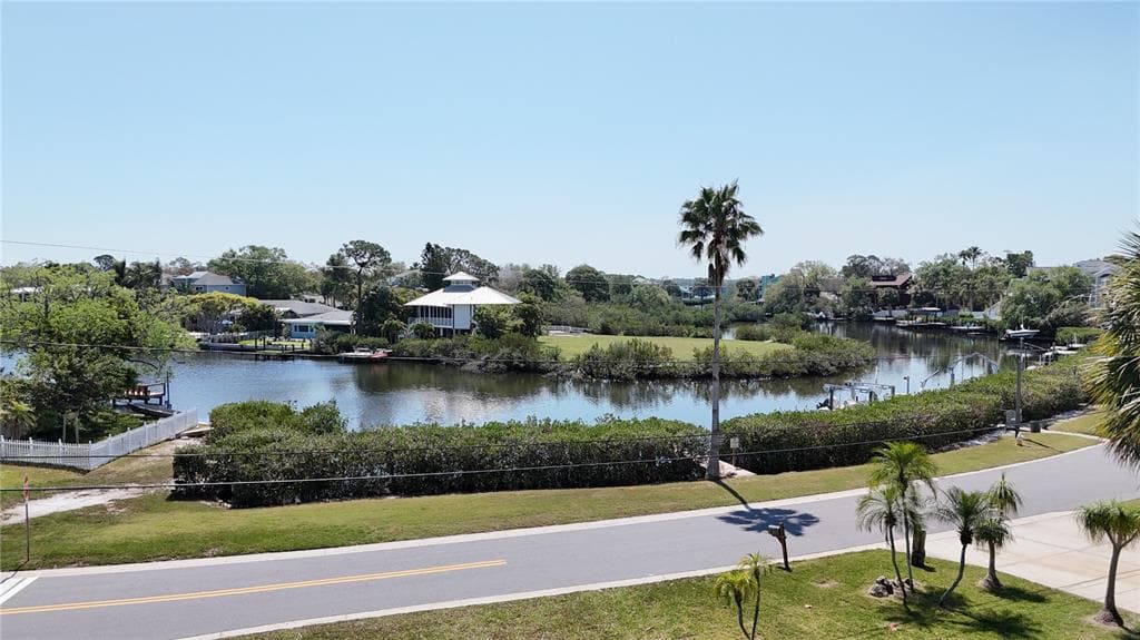 231 LAGOON DRIVE PALM HARBOR, FL 34683