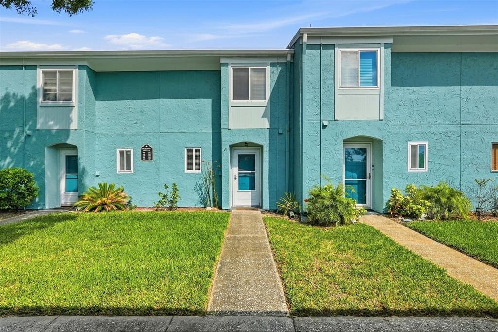 107 114TH AVENUE N ST PETERSBURG, FL 33716