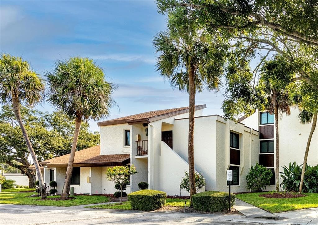 2207 BELLEAIR ROAD UNIT B4 CLEARWATER, FL 33764