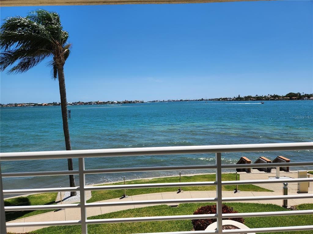 6105 BAHIA DEL MAR CIRCLE UNIT 283