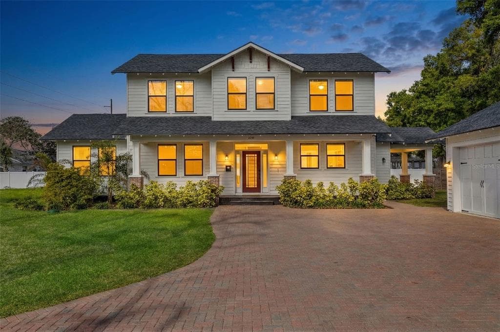 2820 N CENTRAL COURT TAMPA, FL 33602