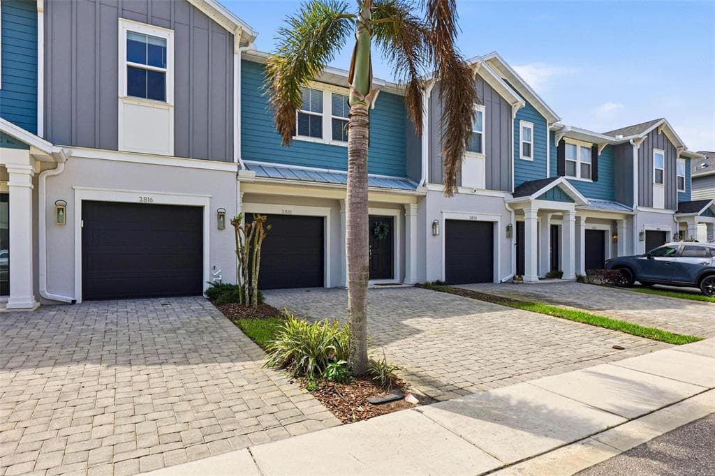 2818 GRAND KEMERTON PLACE TAMPA, FL 33618