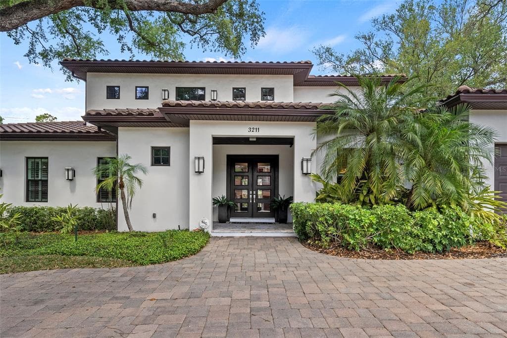 3211 W BAY VILLA AVENUE TAMPA, FL 33611