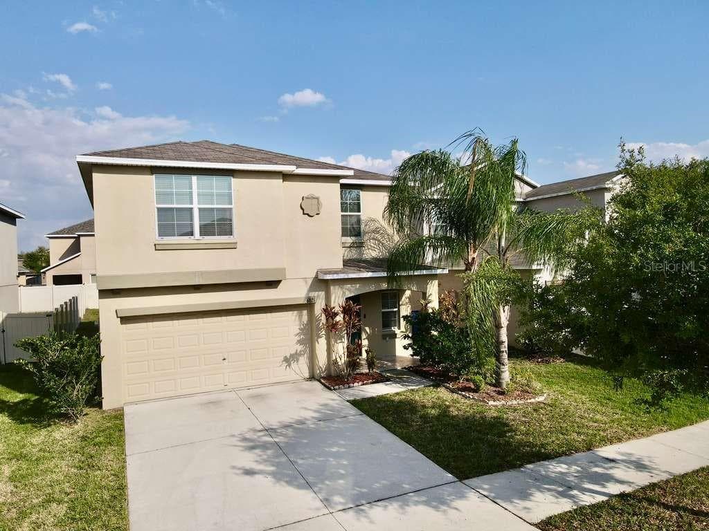 6821 BLUE MOON WAY SUN CITY CENTER, FL 33573