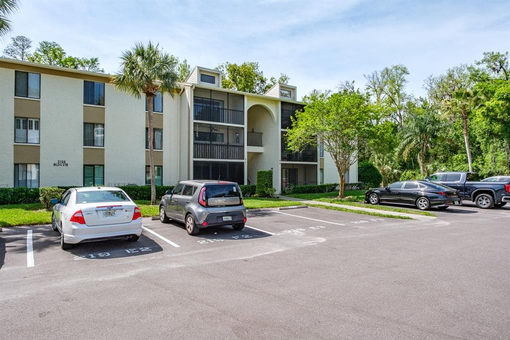 3166 LAKE PINE WAY S UNIT E3 TARPON SPRINGS, FL 34688