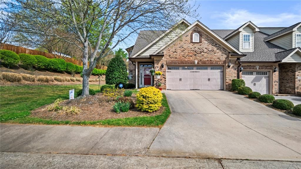 2711 MONTICELLO BURLINGTON, NC 27215