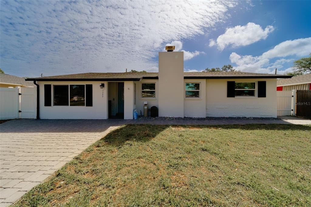 7849 86TH WAY N SEMINOLE, FL 33777