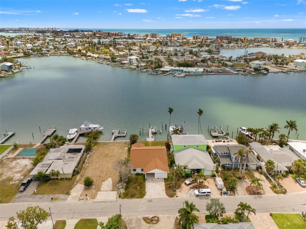811 BAY POINT DRIVE