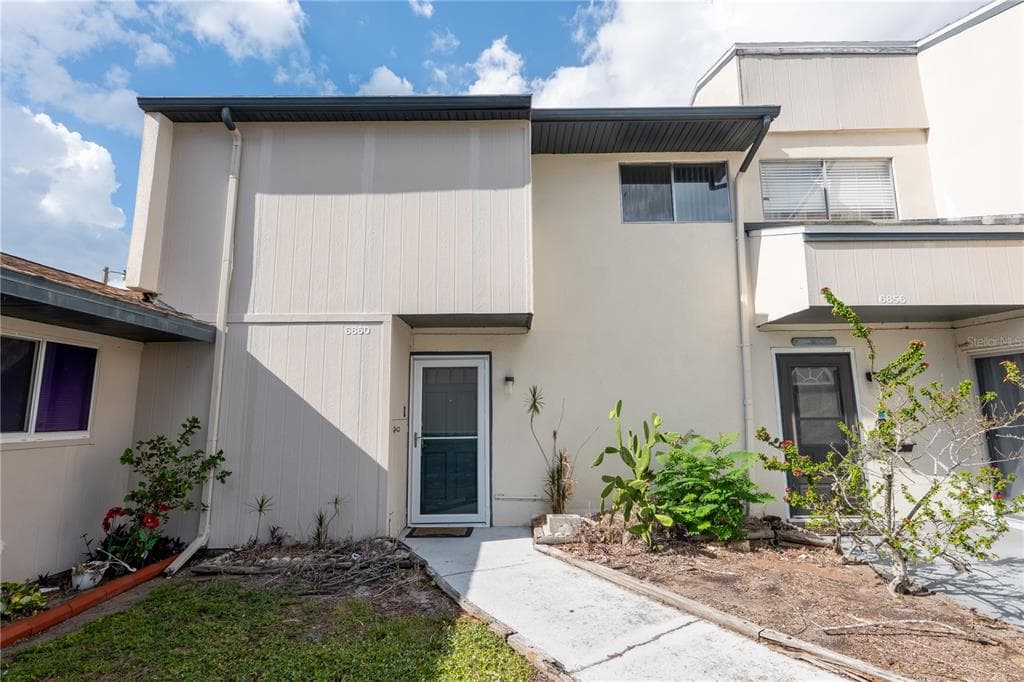 6860 WHITMAN COURT UNIT 32B SARASOTA, FL 34243