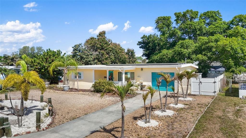 6447 17TH PLACE N ST PETERSBURG, FL 33710