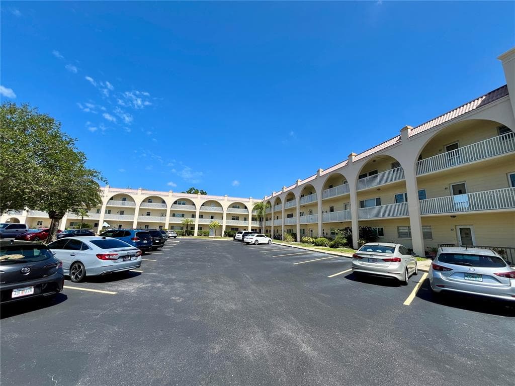 2258 WORLD PARKWAY BOULEVARD W UNIT 56 CLEARWATER, FL 33763