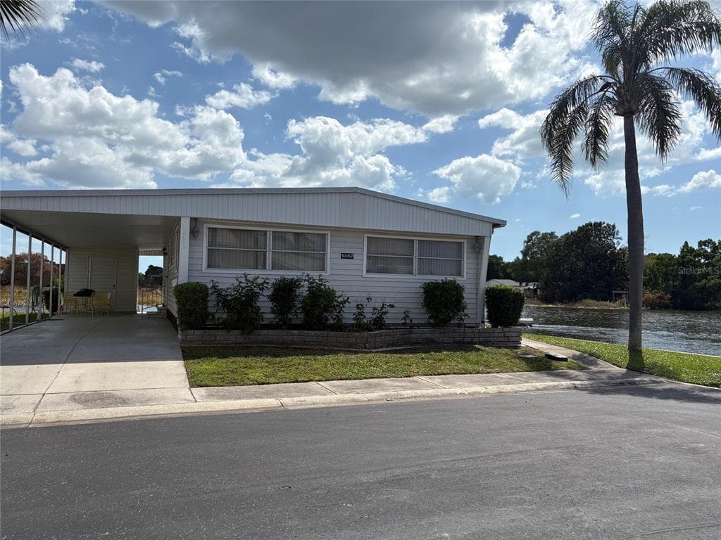 10057 110TH PLACE UNIT 243 LARGO, FL 33773