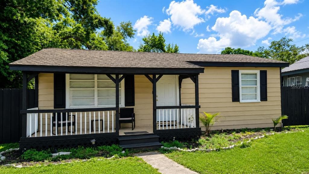 2109 E NAVAJO AVENUE TAMPA, FL 33612