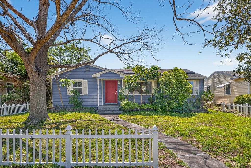 734 40TH AVENUE NE ST PETERSBURG, FL 33703