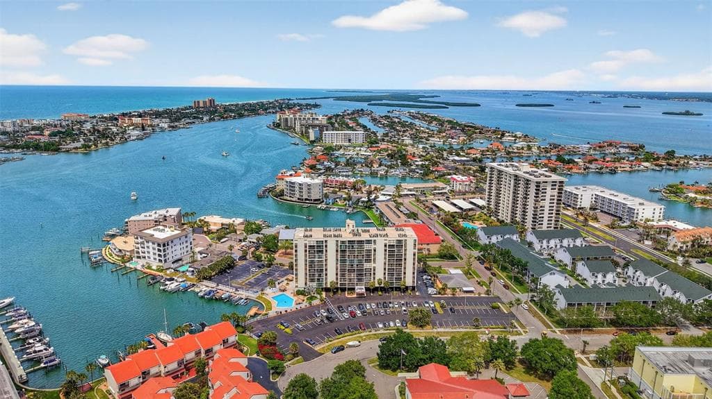 255 DOLPHIN POINT UNIT 211 CLEARWATER, FL 33767