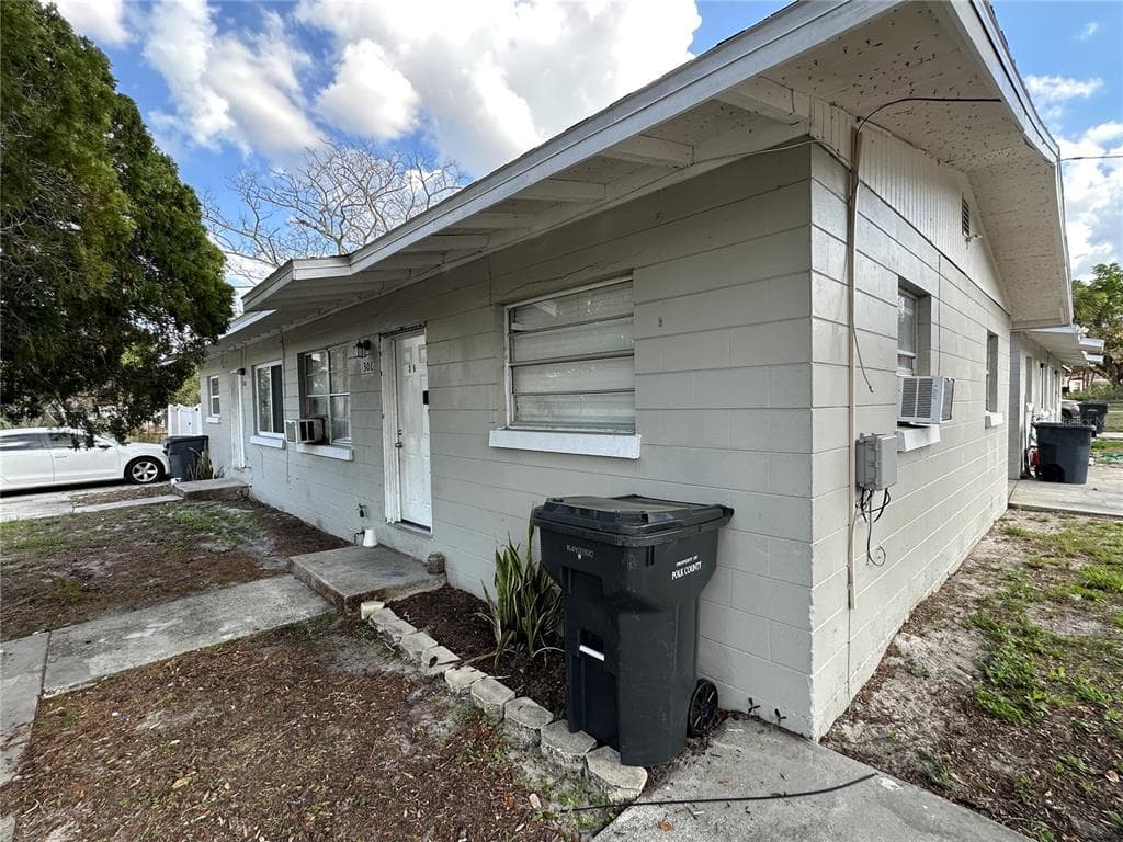 306 NE X AVENUE WINTER HAVEN, FL 33881