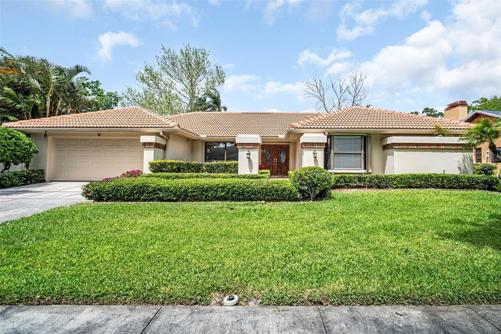 1504 RIDGE TOP WAY CLEARWATER, FL 33765