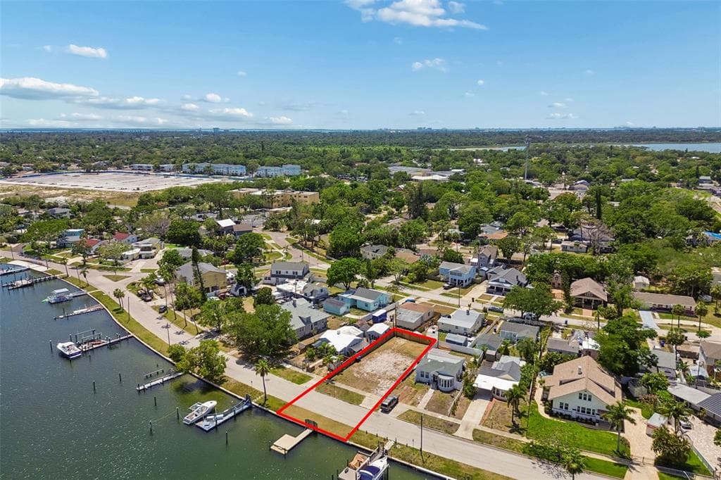 4005 SUNRISE DRIVE S ST PETERSBURG, FL 33705