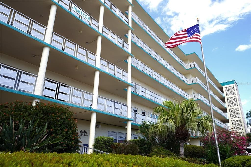 2960 59TH STREET S UNIT 210 GULFPORT, FL 33707