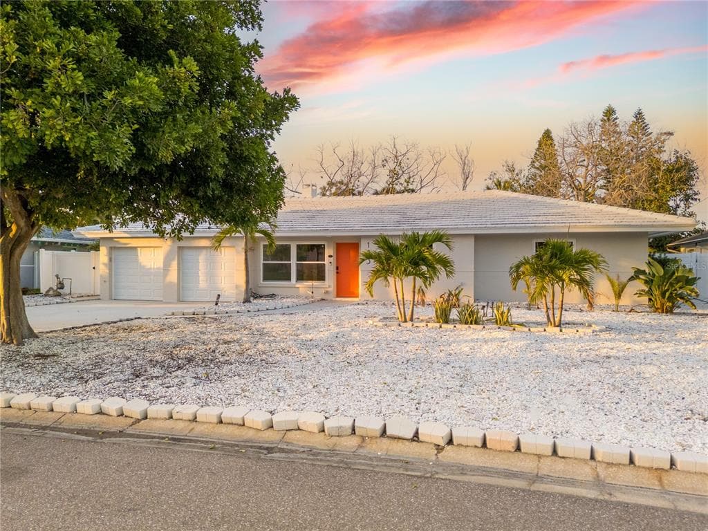 123 8TH STREET BELLEAIR BEACH, FL 33786