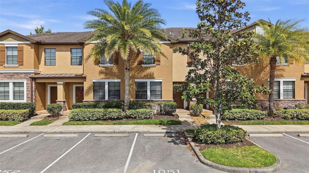 4390 FENNWOOD COURT