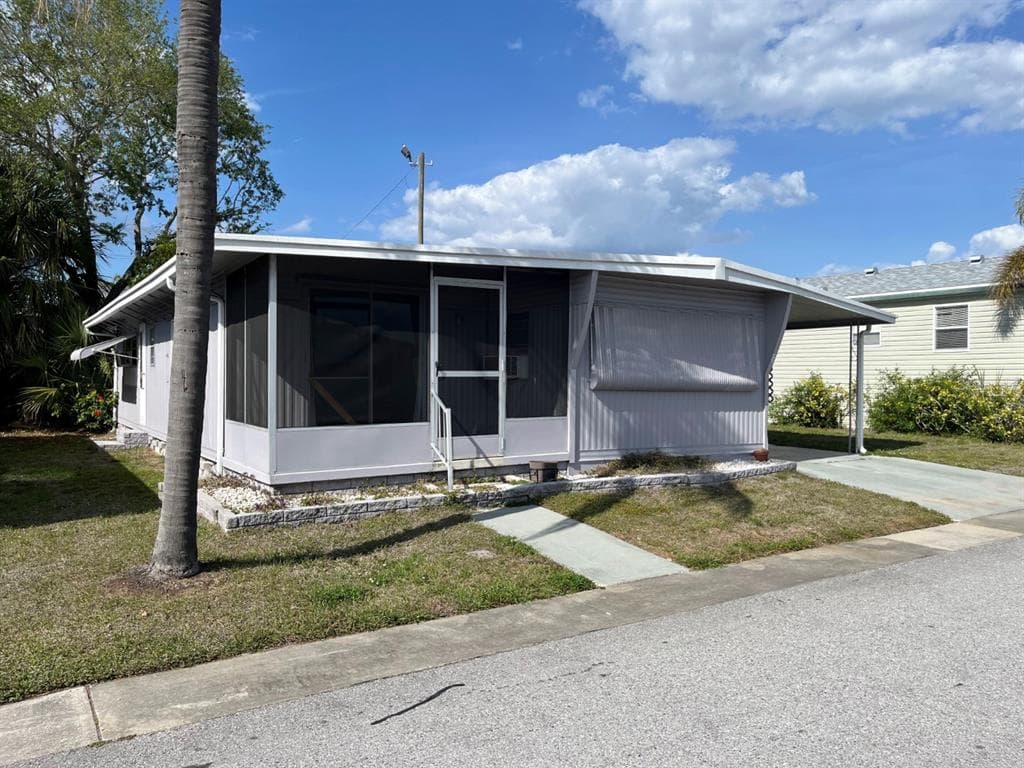 2505 E BAY DRIVE UNIT 77 LARGO, FL 33771