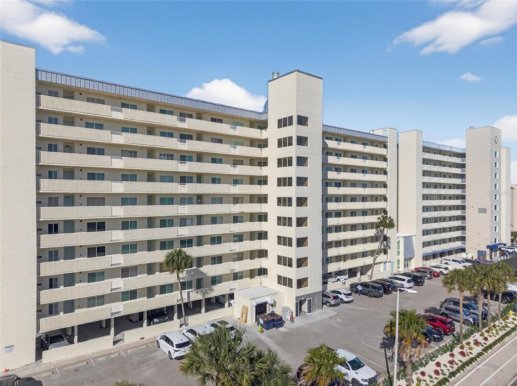 20000 GULF BOULEVARD UNIT 305 INDIAN SHORES, FL 33785