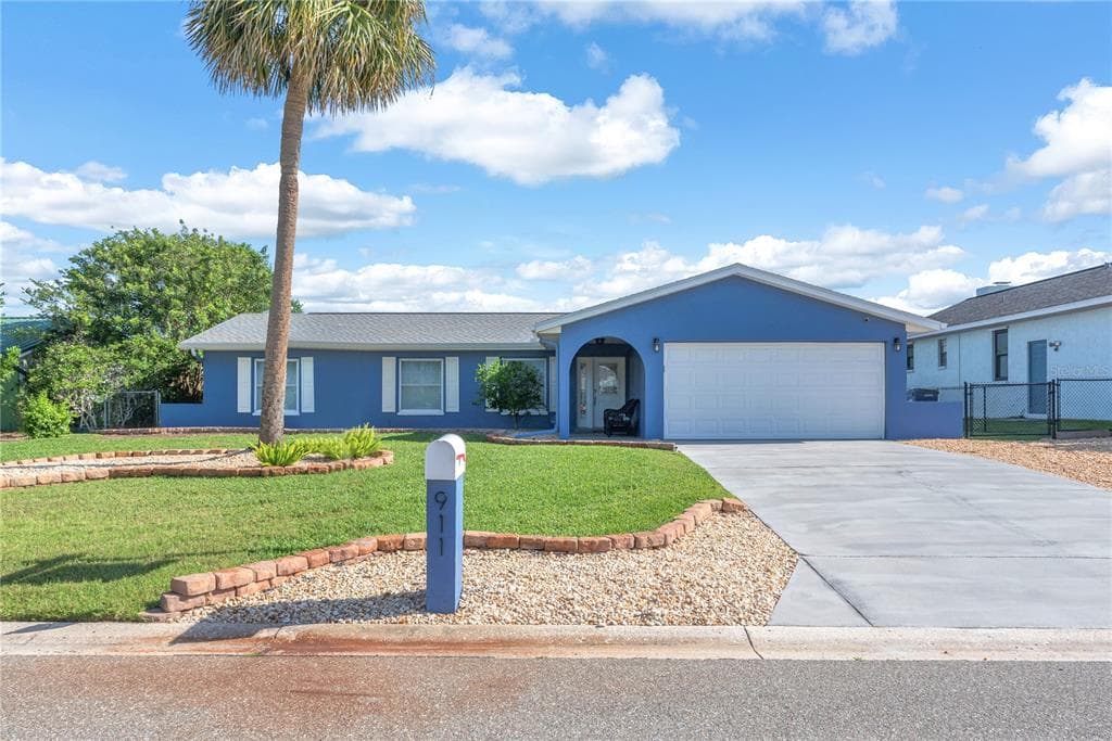911 SILVER PALM WAY APOLLO BEACH, FL 33572