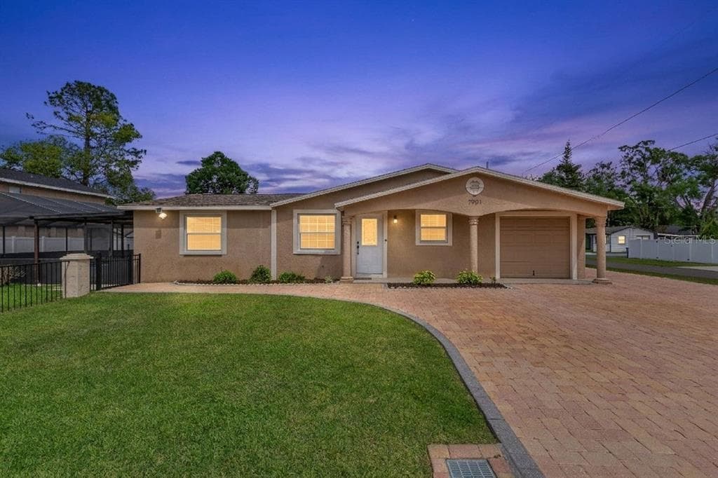 7901 N PACKWOOD AVENUE TAMPA, FL 33604