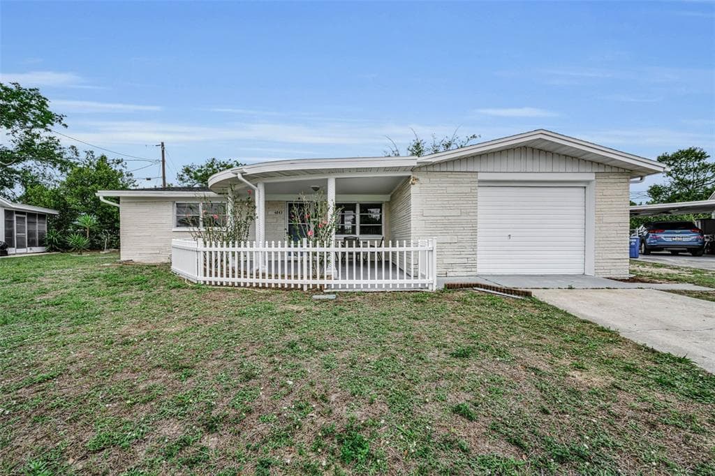4843 CALAIS DRIVE HOLIDAY, FL 34690