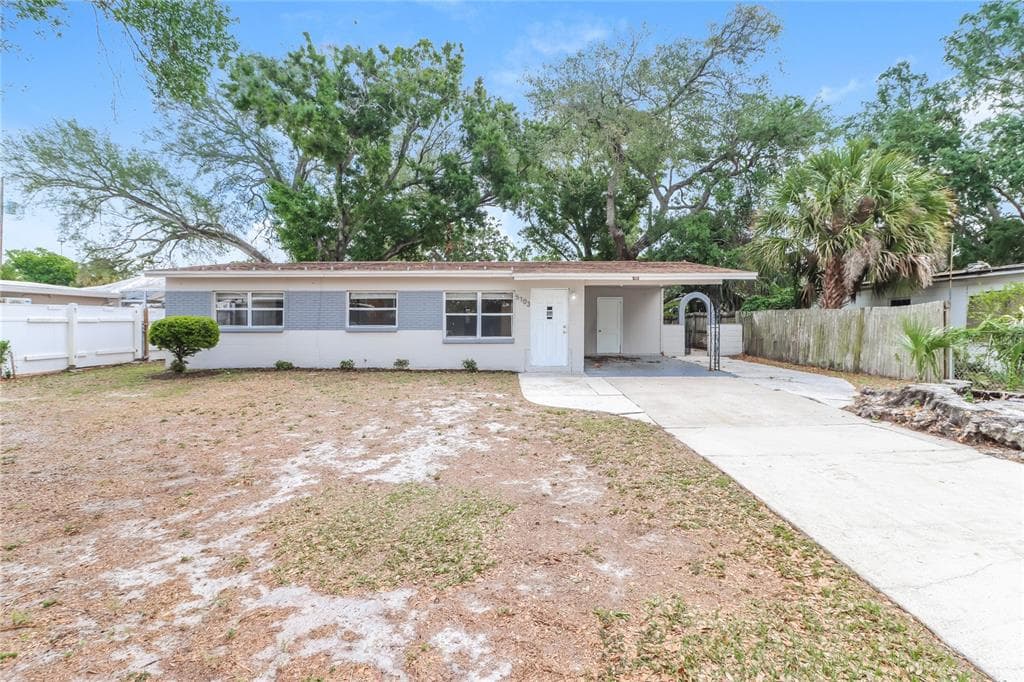 5103 MURRAY HILL DRIVE TAMPA, FL 33615
