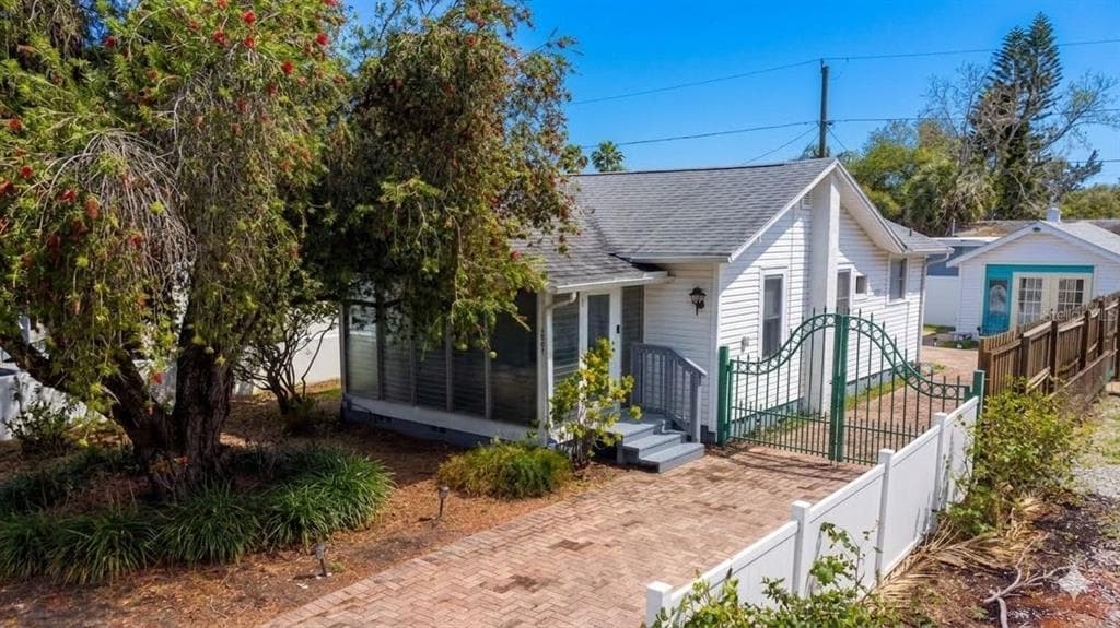 2907 CLINTON STREET S GULFPORT, FL 33707