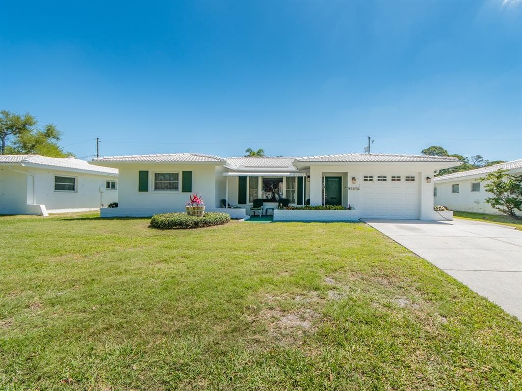 9227 143RD STREET SEMINOLE, FL 33776