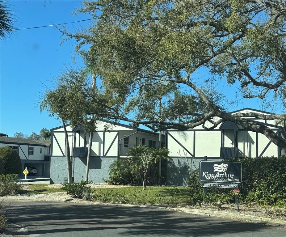 1126 KING ARTHUR COURT UNIT 413 DUNEDIN, FL 34698