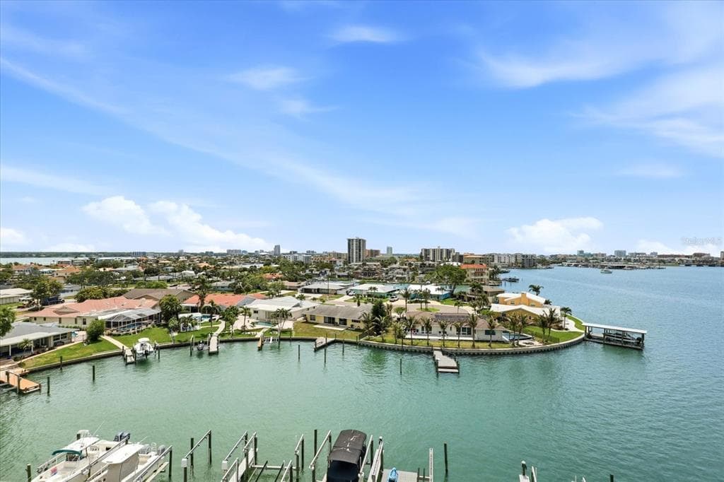 610 ISLAND WAY UNIT 607 CLEARWATER BEACH, FL 33767