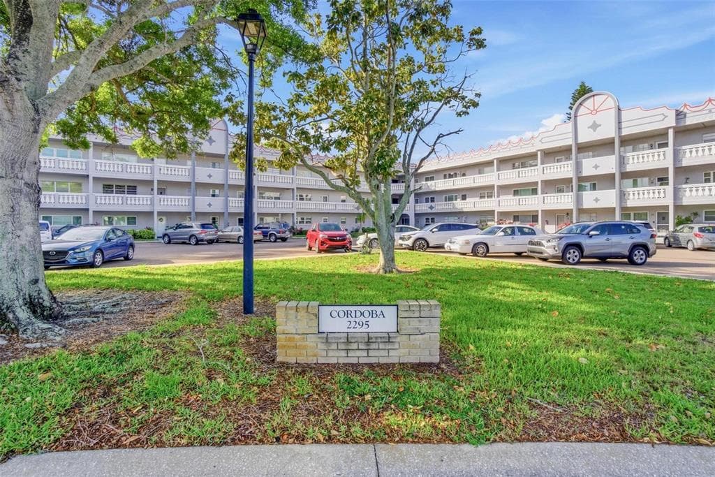 2295 AMERICUS BOULEVARD E UNIT 7 CLEARWATER, FL 33763