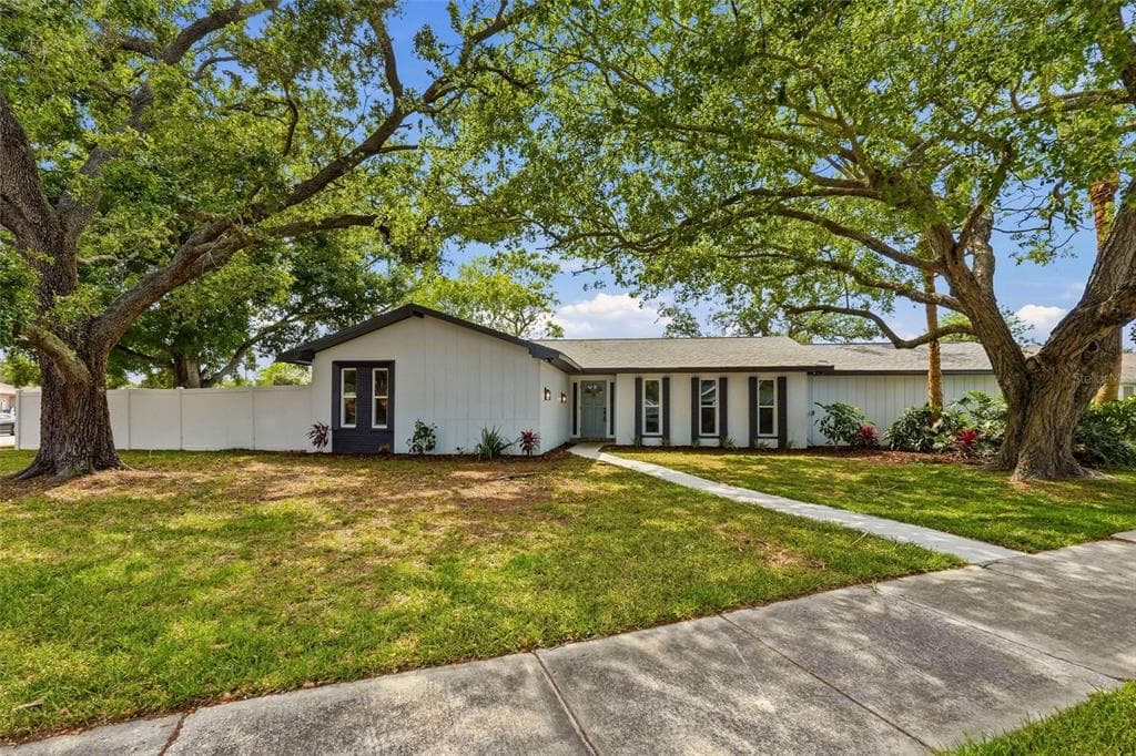 9516 MERRIMOOR BOULEVARD SEMINOLE, FL 33777