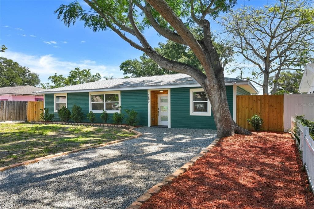 1521 S JEFFERSON AVENUE CLEARWATER, FL 33756
